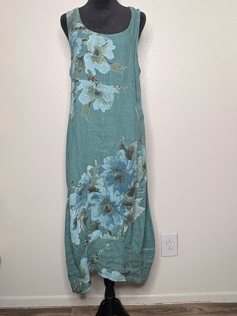 S/M Linen Sleeveless Teal Floral Maxi Dress with Soft Blue Blooms